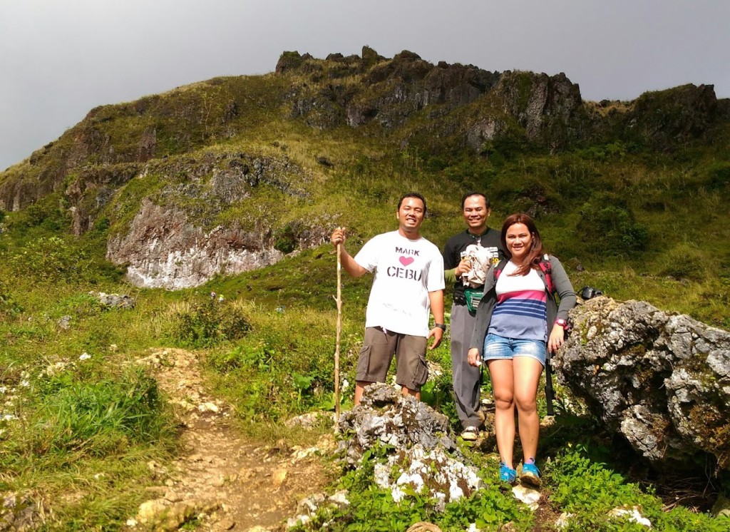 Climbing the Osmeña Peak in Mantalongon, Dalaguete - Philippines Tour Guide